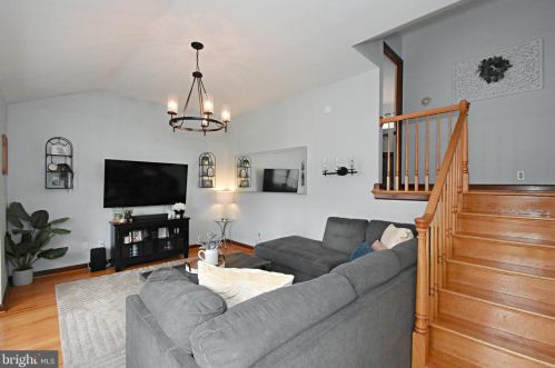 17 Glenview Dr, Riverton NJ  08077-2135 exterior