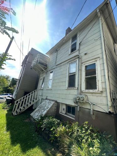 1204 3 St, Duluth MN 55805-1726 exterior