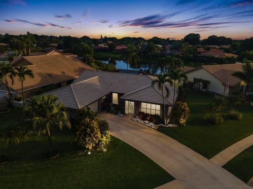 10235 Crosswind Rd, Boca Raton FL 33498-4739 exterior