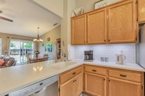 928 Carter St, Folsom CA 95630-9569 exterior