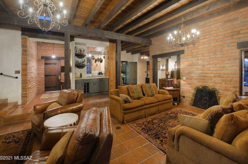 11330 Tanque Verde Rd, Tucson AZ  85749-8525 exterior