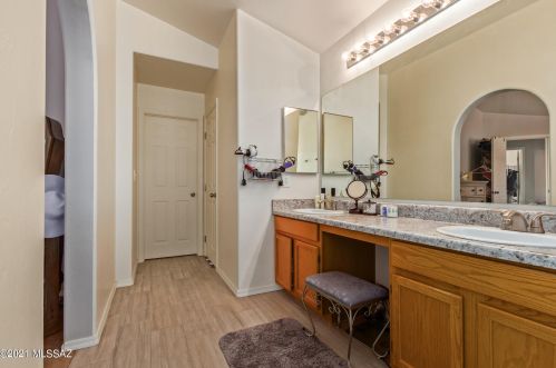 11871 Gray Eagle Ave, Tucson AZ 85737-8662 exterior