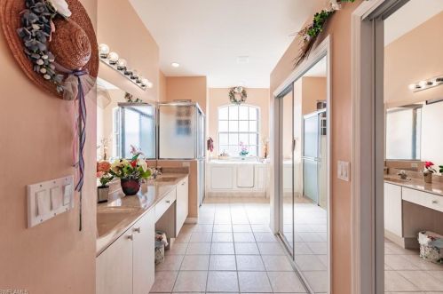 3985 60 Ave, Naples FL 34120-2663 exterior