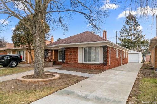 5952 Burger St, Dearborn Heights MI  48127-2412 exterior