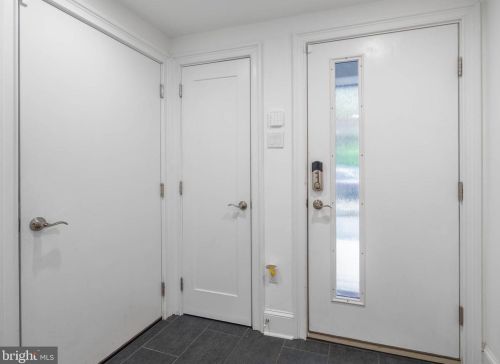 1018 Leithgow St, Philadelphia PA  19123-1421 exterior