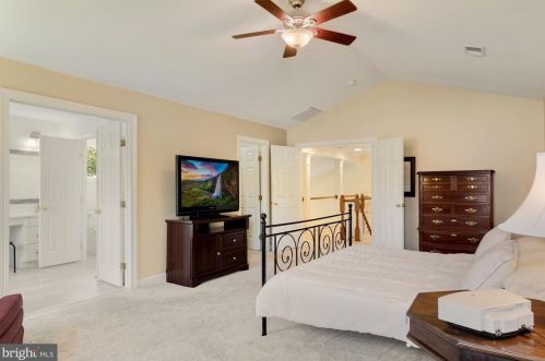 916 Brick Mnr Cir, Silver Spring MD 20905-3819 exterior