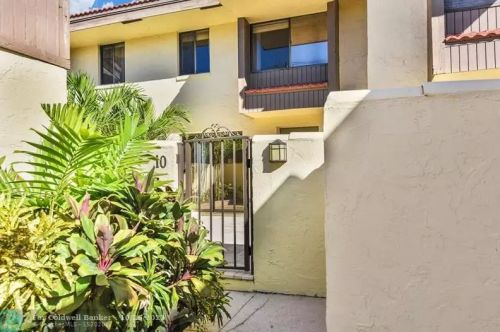 1330 13 St, Boca Raton FL 33486-5323 exterior