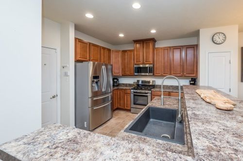 137 Cimarron Dr, Moon Twp PA  15108-9642 exterior