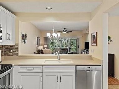 1096 Woodshire Ln, Naples FL 34105-7429 exterior