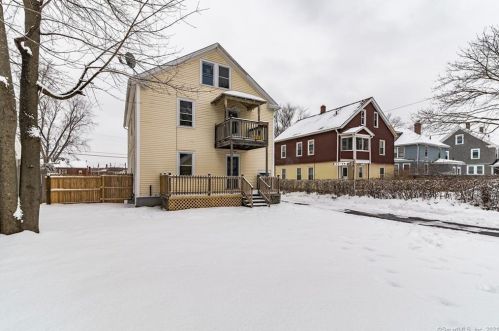 43 Elro St, Manchester CT 06040-4228 exterior