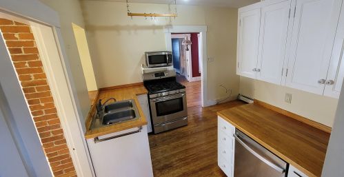 13 Thompson St, Concord NH 03301-2406 exterior