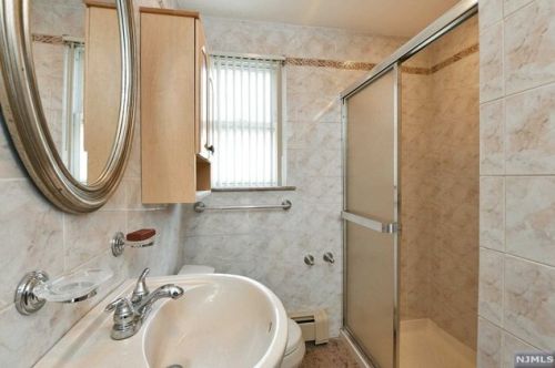 47 Kipp Ave, Hasbrouck Heights NJ 07604-1216 exterior