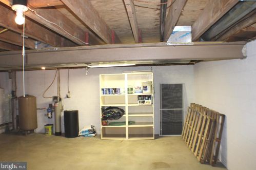 1037 Bollinger Rd, Littlestown PA 17340-9602 exterior