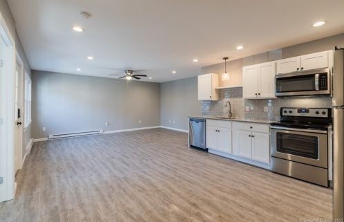 121 Route 32, Uncasville CT  exterior