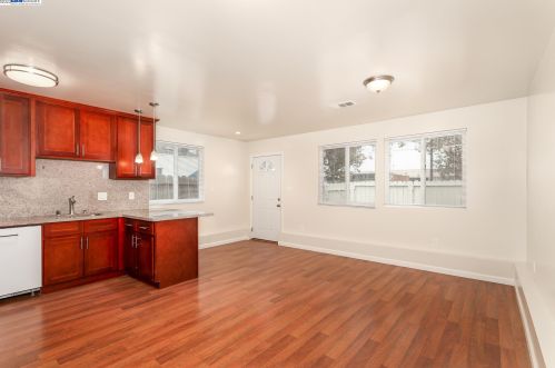 1215 San Pablo, Berkeley CA 94706-1130 exterior