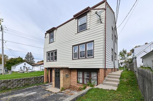 136 Bolivar Ave, Milwaukee, WI 53207-5002