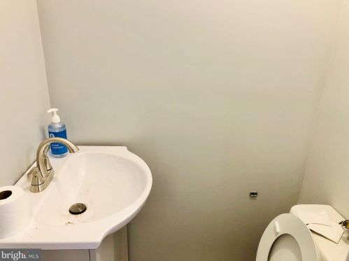 6442 Limekiln Pike, Philadelphia PA 19138-3103 exterior