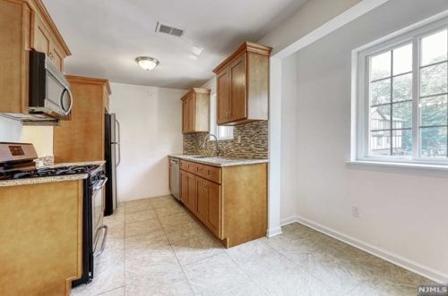 1807 Faulkner Ct, Mahwah NJ  07430-3491 exterior