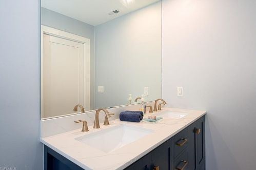 637 109 Ave, Naples FL 34108-1809 exterior