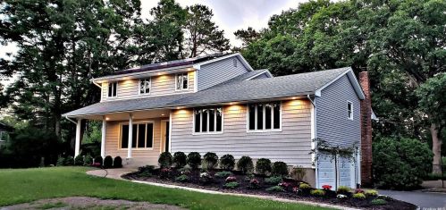 9 Millet St, Huntington Station NY  11746-8105 exterior