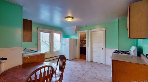 546 Church St, New Britain CT 06051-2312 exterior