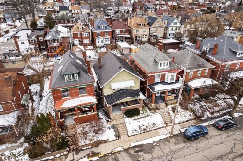 1611 Chislett St, Pittsburgh PA  15206-1312 exterior