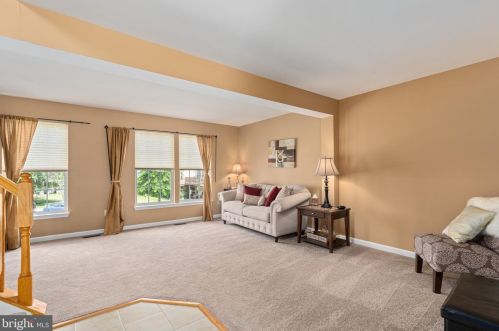 235 Windsor Ct, Quakertown PA 18951-5042 exterior