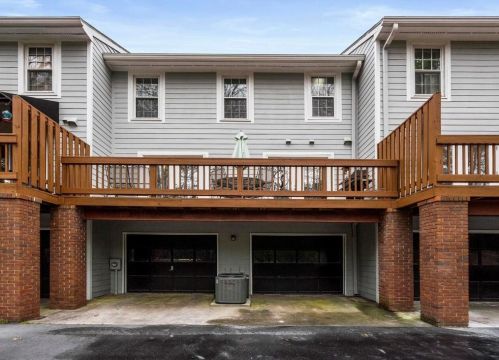 504 Dunwoody Chace, Atlanta GA 30328-6009 exterior