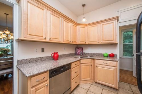 18 Linwood Ave, Pittsburgh PA  15205-4414 exterior