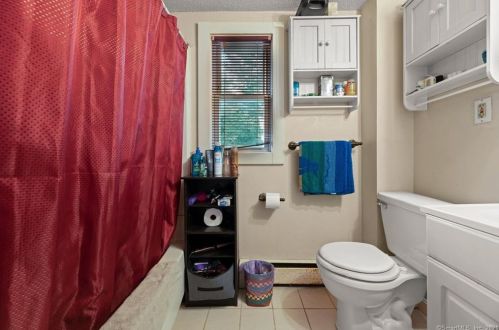 291 Elm St, Enfield CT 06082-3627 exterior