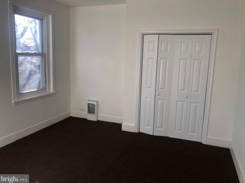 98 6 St, Darby PA 19023-2307 exterior