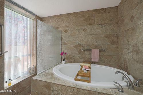 901 Beck Ln, Phoenix AZ  85022-3505 exterior