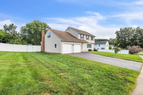 27 Ryefield, Enfield CT 06082-3935 exterior