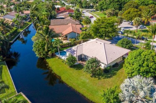 7250 4th Ave, Boca Raton FL  33487-2352 exterior