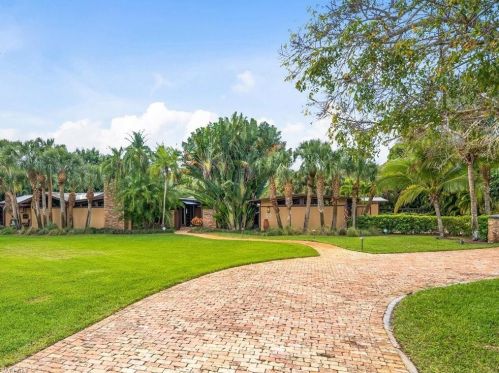 123 Ave, Naples FL exterior