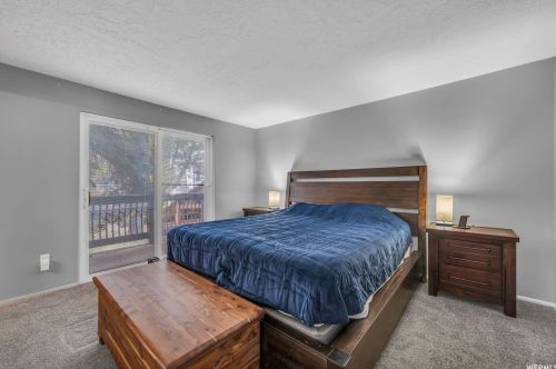 884 Spartan Dr, Sandy UT 84094-1811 exterior