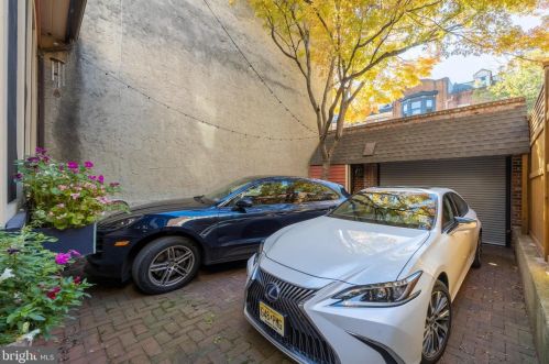 1016 Clinton St, Philadelphia PA 19107-6017 exterior