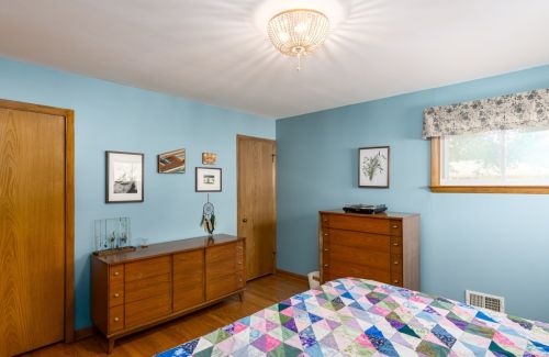 1252 118, Milwaukee WI 53214-2133 exterior