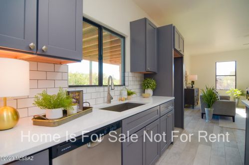 5690 Placita Amanecer, Tucson AZ  85718-4002 exterior