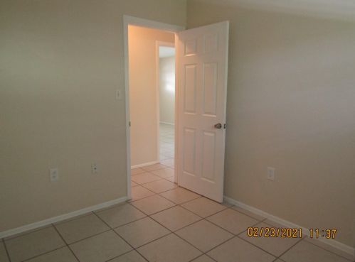 130 Wisteria Ave, Fort Pierce FL 34982-5907 exterior