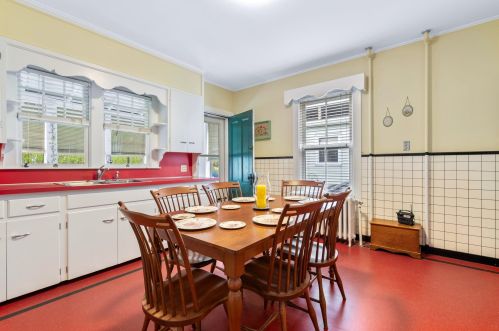 36 Morning St, Portland ME 04101-4429 exterior