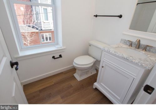 1515 Mckean St, Philadelphia PA  19145-3033 exterior