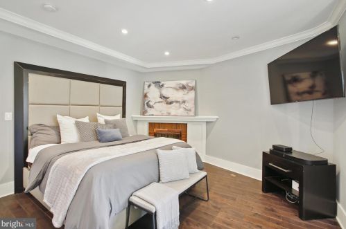 2208 Q St, Washington DC 20001-1955 exterior