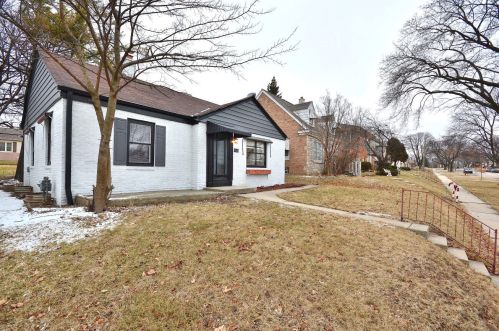 8526 Keefe Ave, Milwaukee WI  53222-2821 exterior