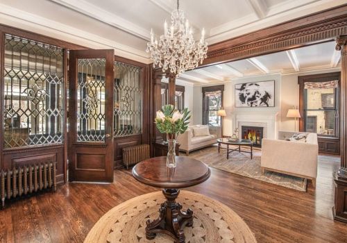 2641 Lake Dr, Milwaukee, WI 53211-3838