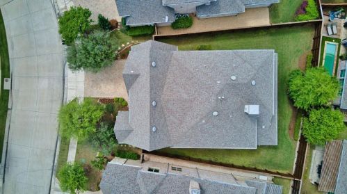 637 Clearwater Dr, Irving TX  75039-3651 exterior