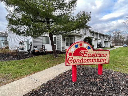 3 Ruth Ct, Middletown, NY 10940-5328