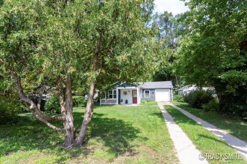 47 58th St, Grand Rapids, MI 49548-6009