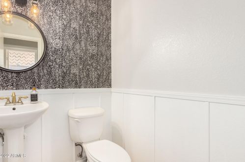 16028 3rd Ave, Phoenix AZ 85023-6282 exterior