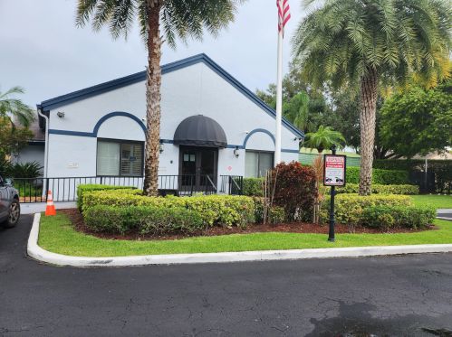 14 Bentwater Cir, Boynton Beach FL 33426-7603 exterior